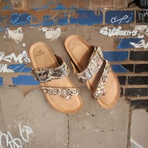 Earth Origins 'Onida' Snakeskin Print Slide Sz 8.5 W